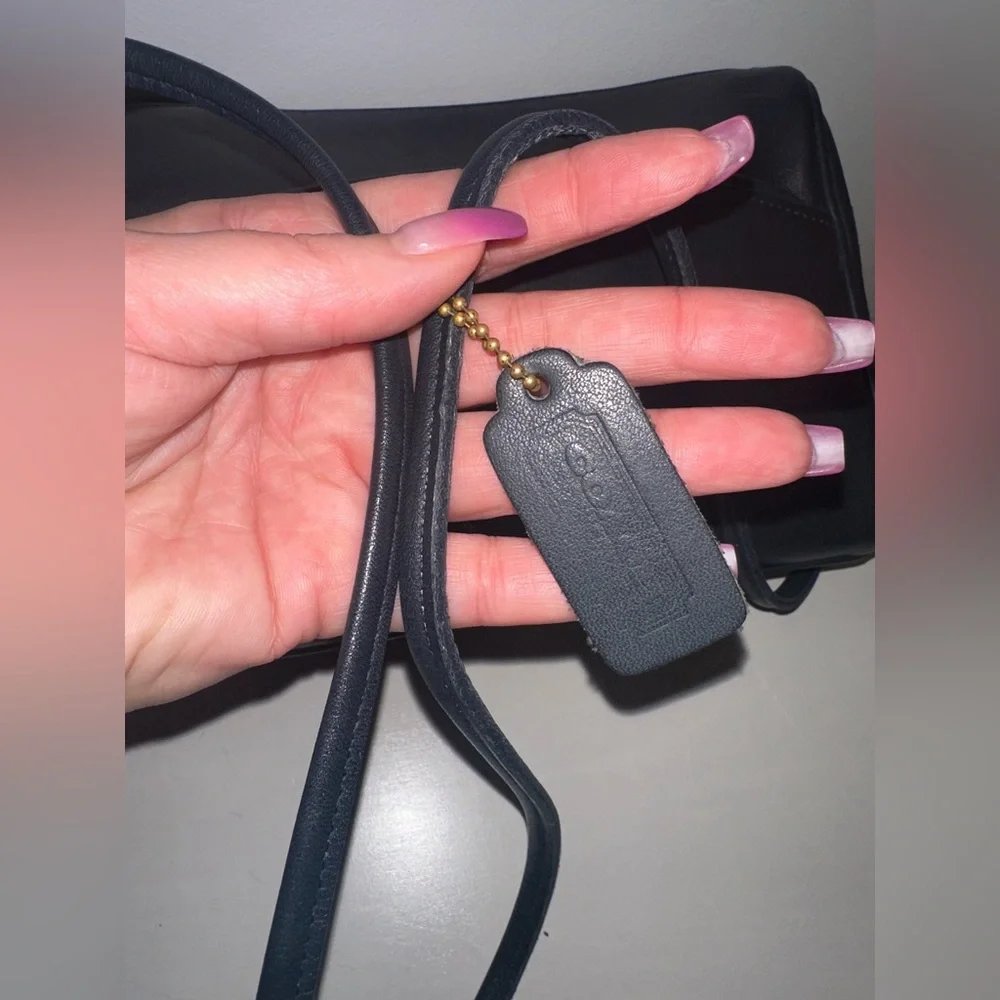 Vintage Coach Slim Zip in Navy! - Picture 5 of 10